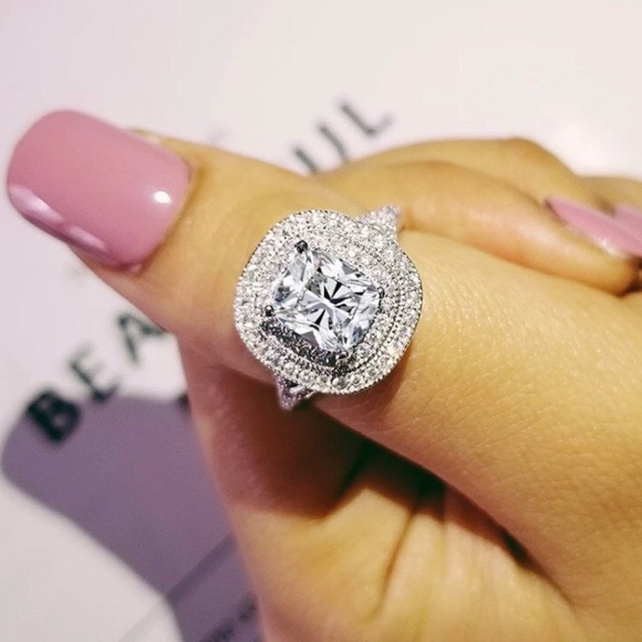 **NEW Diamond 💍 Sterling Silver Engagement Ring - Picture 1 of 5